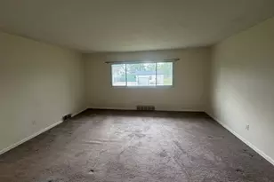 24051 Columbus Rd, Huber Heights, OH 44146 - Photo 11