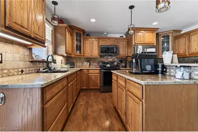 4875 Tree Line Trail, New Middletown, OH 44442 - Photo 5