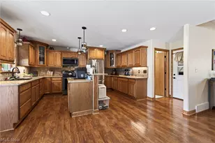 4875 Tree Line Trail, New Middletown, OH 44442 - Photo 9