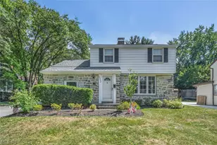 20860 Farnsleigh Rd, Huber Heights, OH 44122 - Photo 3