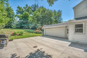 20860 Farnsleigh Rd, Huber Heights, OH 44122 - Photo 43