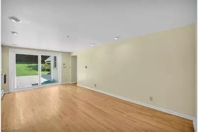 20860 Farnsleigh Road, Huber Heights, OH 44122 - Photo 15