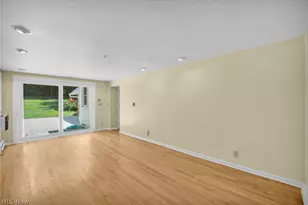 20860 Farnsleigh Rd, Huber Heights, OH 44122 - Photo 15