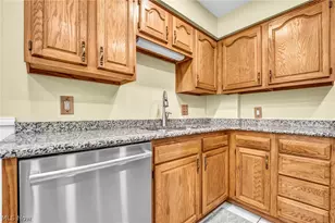 20860 Farnsleigh Rd, Huber Heights, OH 44122 - Photo 17