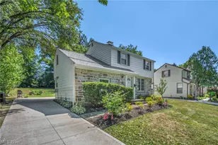 20860 Farnsleigh Rd, Huber Heights, OH 44122 - Photo 7