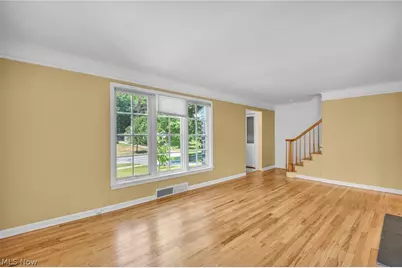 20860 Farnsleigh Road, Huber Heights, OH 44122 - Photo 11