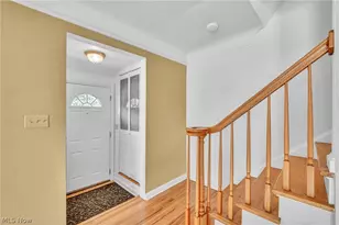 20860 Farnsleigh Rd, Huber Heights, OH 44122 - Photo 21