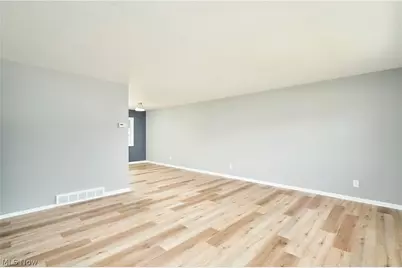 35477 Hobbie Drive, Eastlake, OH 44095 - Photo 9