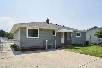 35477 Hobbie Drive, Eastlake, OH 44095 - Photo 5