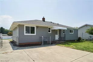 35477 Hobbie Dr, Eastlake, OH 44095 - Photo 5