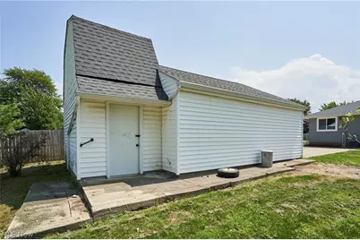 35477 Hobbie Drive, Eastlake, OH 44095 - Photo 29