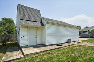 35477 Hobbie Dr, Eastlake, OH 44095 - Photo 29