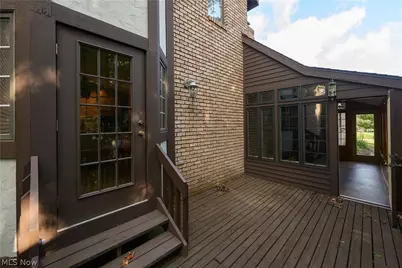 16 S Bentley Drive SE, Canton, OH 44709 - Photo 5