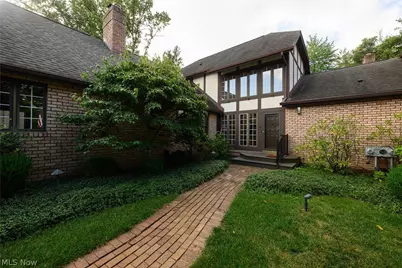 16 S Bentley Drive SE, Canton, OH 44709 - Photo 1