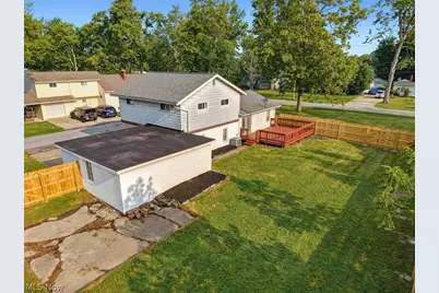 34112 Sylvia Drive, Eastlake, OH 44095 - Photo 33