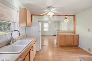 34112 Sylvia Dr, Eastlake, OH 44095 - Photo 13