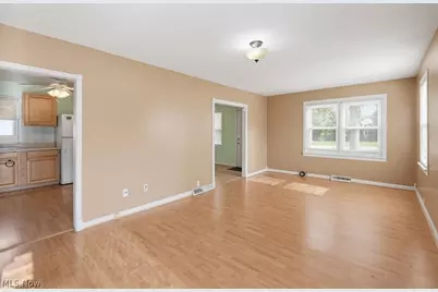 34112 Sylvia Drive, Eastlake, OH 44095 - Photo 7