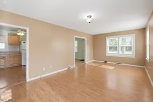34112 Sylvia Dr, Eastlake, OH 44095 - Photo 7