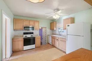 34112 Sylvia Dr, Eastlake, OH 44095 - Photo 9
