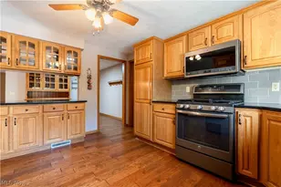 2032 Walsh St, Louisville, OH 44641 - Photo 9