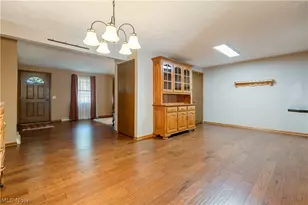2032 Walsh St, Louisville, OH 44641 - Photo 3