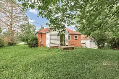 16725 Findlay Street, Chagrin Falls, OH 44023 - Photo 1