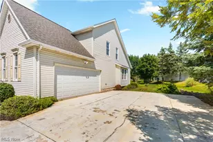 3472 Deer Trace Ave NW, Canton, OH 44708 - Photo 3