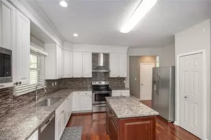 9338 Liberty Rd, Twinsburg, OH 44087 - Photo 7