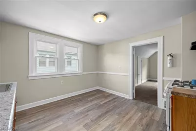 2054 Magee Street, Oakwood, OH 44107 - Photo 5