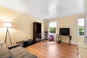 925 Sandin Rd, Akron, OH 44333 - Photo 25