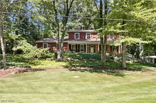 925 Sandin Rd, Akron, OH 44333 - Photo 3