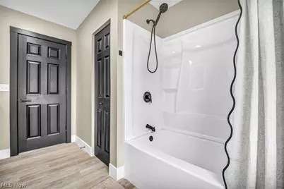 3759 Herr Fieldhouse Road, Worthington, OH 44470 - Photo 25