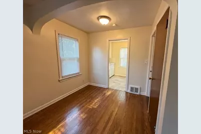 2042 13th Street SW #2, Cuyahoga Falls, OH 44223 - Photo 7