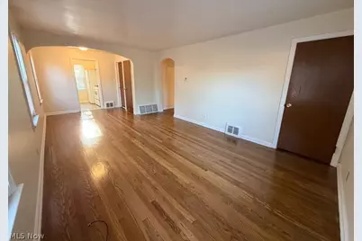 2042 13th Street SW #2, Cuyahoga Falls, OH 44223 - Photo 5