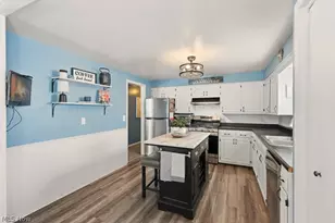 2190 Waterbury Dr, Uniontown, OH 44685 - Photo 13