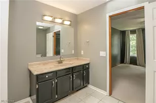 6526 Sugargrove Cir NE, Canton, OH 44721 - Photo 29
