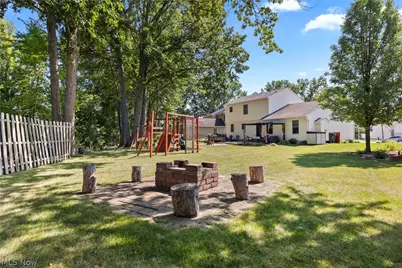732 Oakdale Circle, Elyria, OH 44035 - Photo 35
