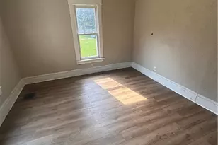 1061 Ackley St, Akron, OH 44306 - Photo 9