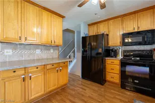 546 Fieldstone Dr, Amherst, OH 44001 - Photo 11