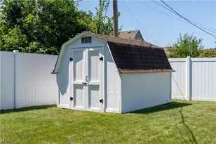 546 Fieldstone Dr, Amherst, OH 44001 - Photo 33