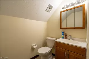 546 Fieldstone Dr, Amherst, OH 44001 - Photo 29
