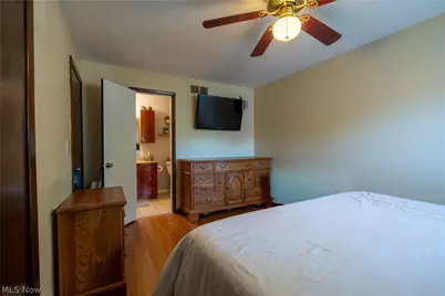 546 Fieldstone Drive, Amherst, OH 44001 - Photo 19
