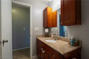 546 Fieldstone Dr, Amherst, OH 44001 - Photo 25