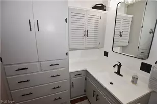 825 4th St SW, New Philadelphia, OH 44663 - Photo 17