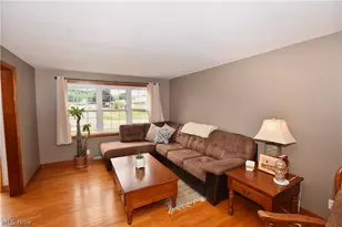 825 4th St SW, New Philadelphia, OH 44663 - Photo 5