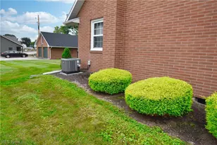 825 4th St SW, New Philadelphia, OH 44663 - Photo 35