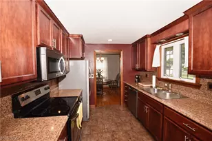 825 4th St SW, New Philadelphia, OH 44663 - Photo 7