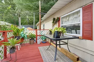 2349 Ivy Wy St NE, Canton, OH 44705 - Photo 3