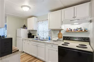 2349 Ivy Wy St NE, Canton, OH 44705 - Photo 13