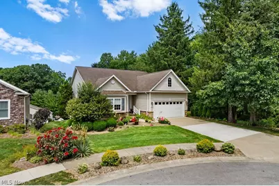 847 Heron Lakes Circle, Cuyahoga Falls, OH 44223 - Photo 3